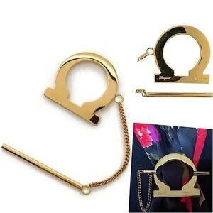 Salvatore Ferragamo Iconic Chunky Gancini Scarf Ring Gold Tone MINT